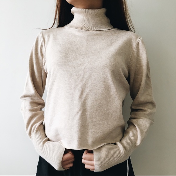 vintage Off White Cream Turtleneck Cropped Sweater - Picture 2 of 3